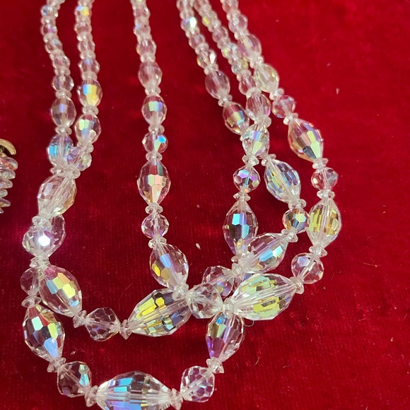 Iridescent Beaded Necklace and Earring Set - Picture 2 of 3